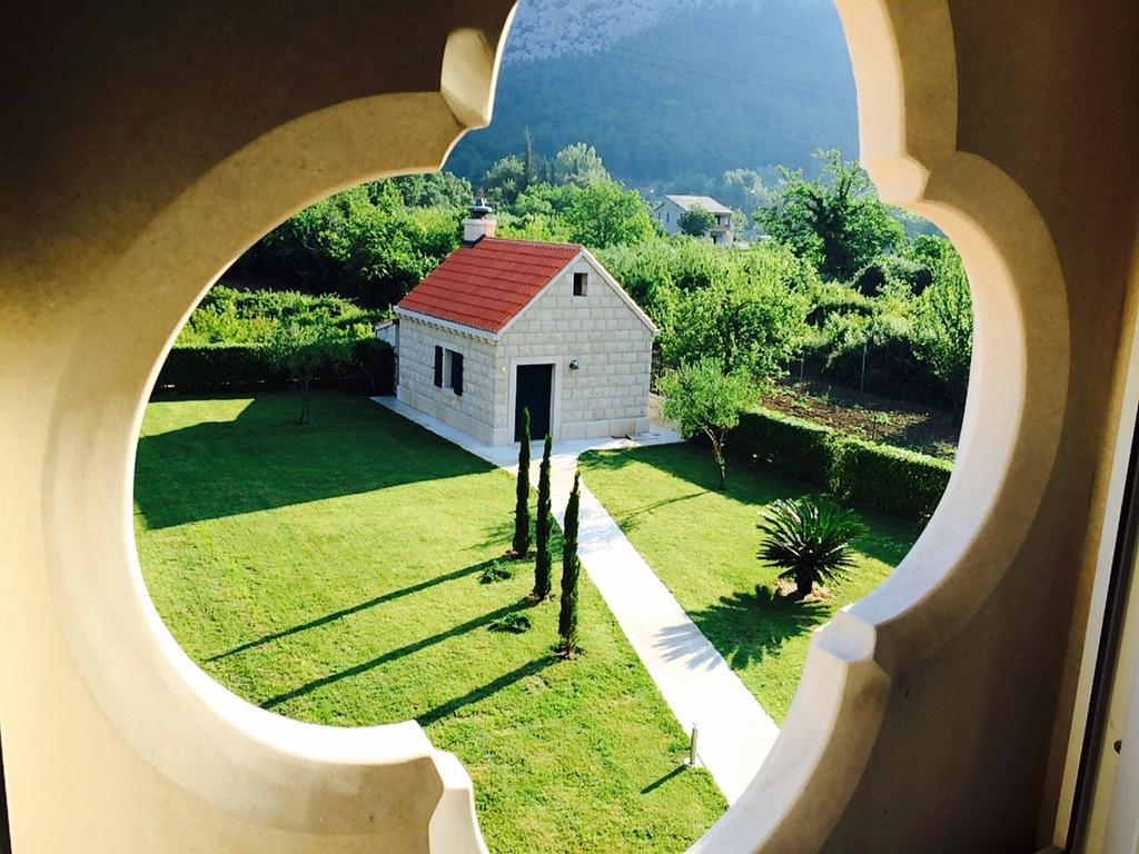 Apartments Anna Omiš Exteriör bild